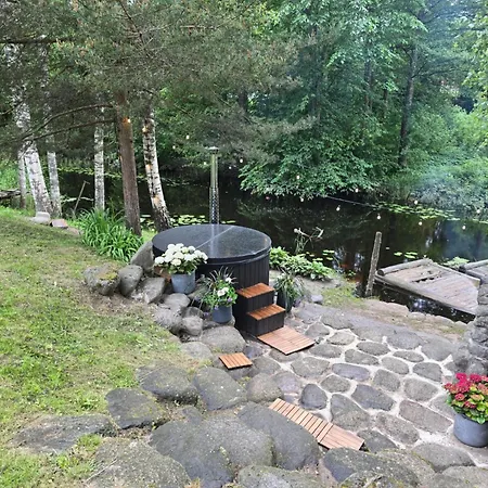 Linnumaja Holiday home Uulu